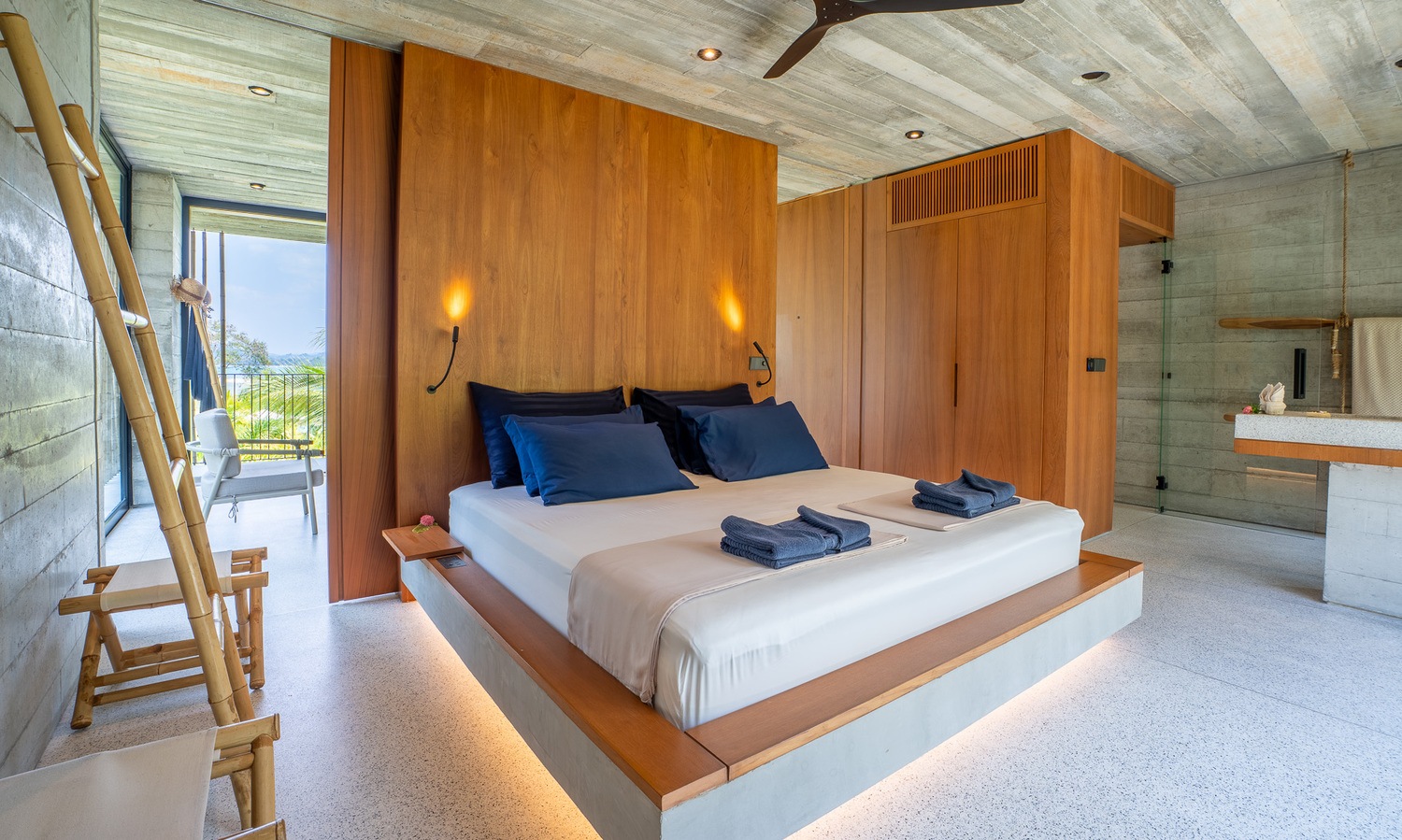 Suite bedroom