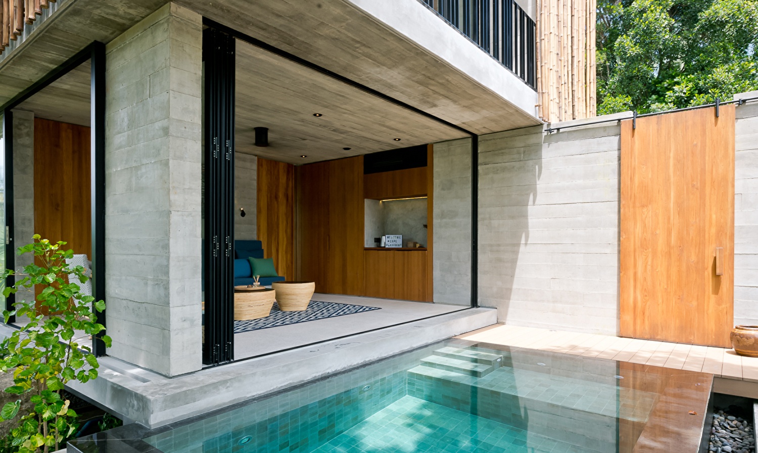 Suite with plunge pool 